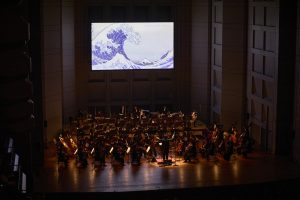 クラシックの名曲とデジタル技術による北斎作品との共演『北斎とジャポニスム コンサート』 